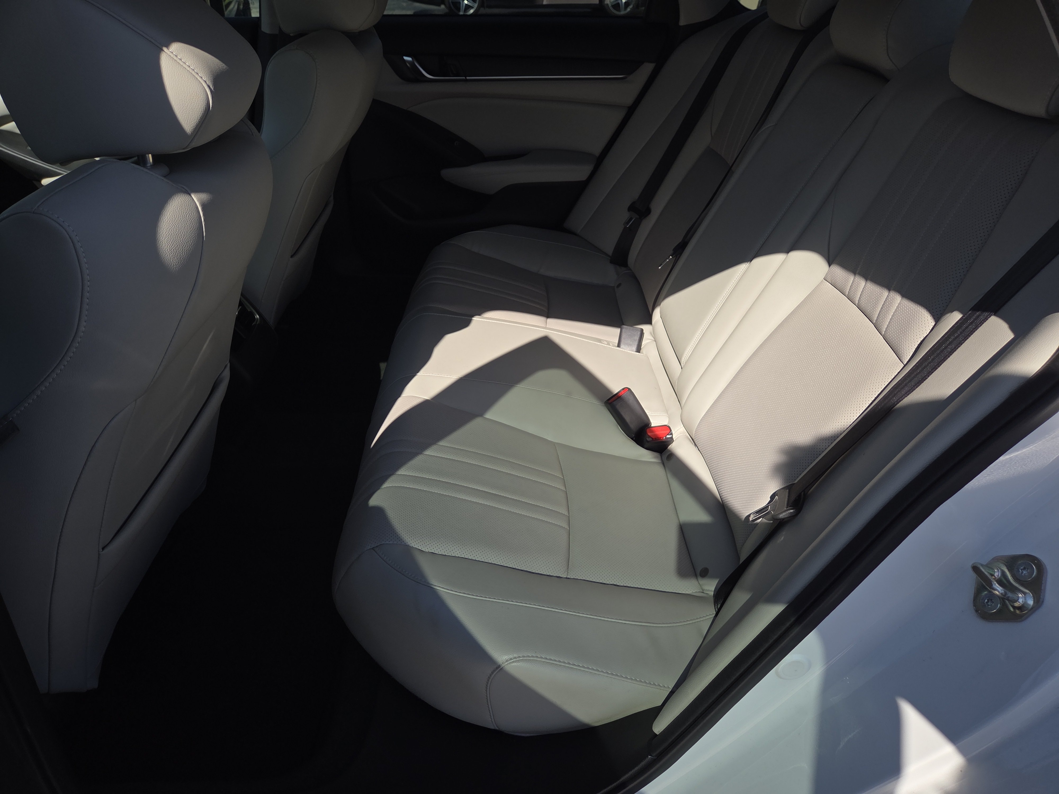 Used 2018 Honda Accord EX-L image 14