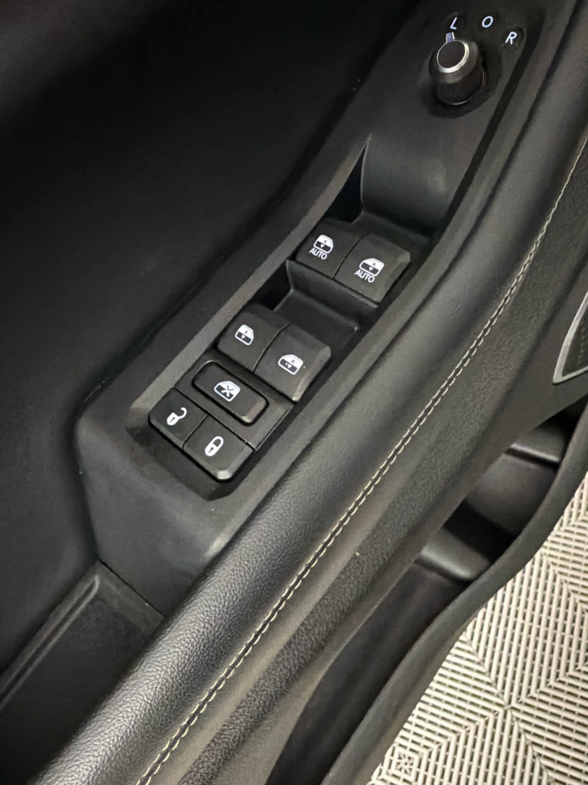 Used 2022 Jeep Grand Cherokee Limited AWD/4WD image 23