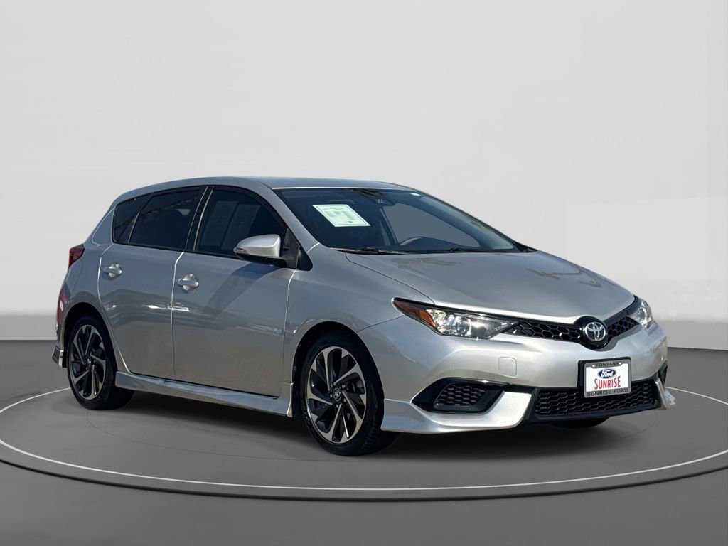 Used 2018 Toyota Corolla iM image 3