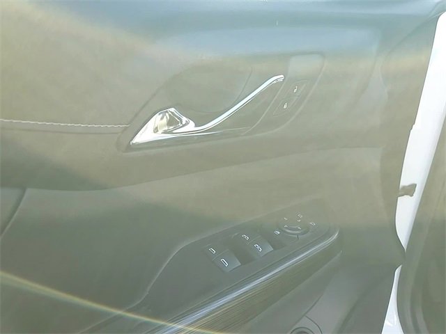 Used 2023 GMC Acadia SLT image 12