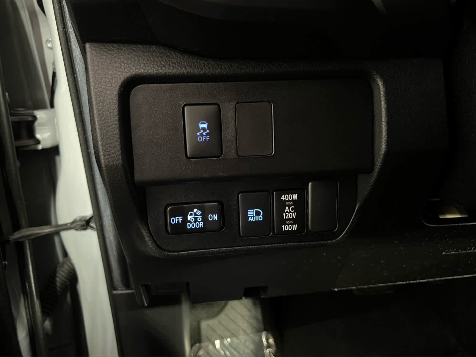 Used 2021 Toyota Tacoma TRD Off-Road w/ Technology Package image 17