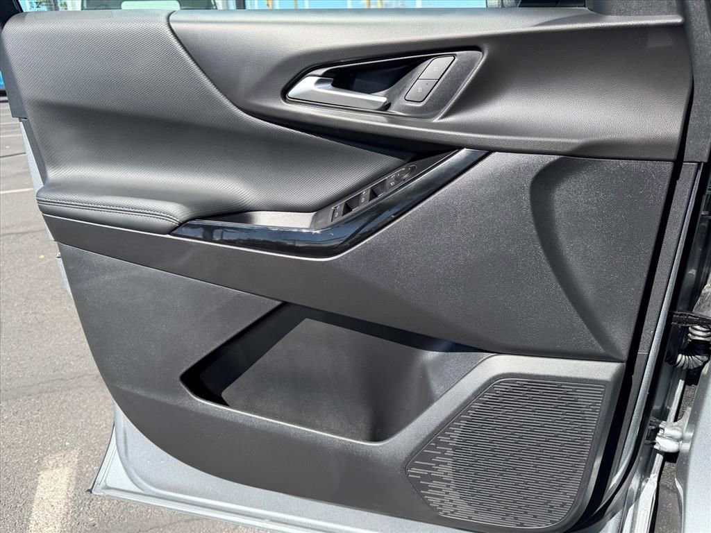 New 2026 Chevrolet Equinox LT image 9