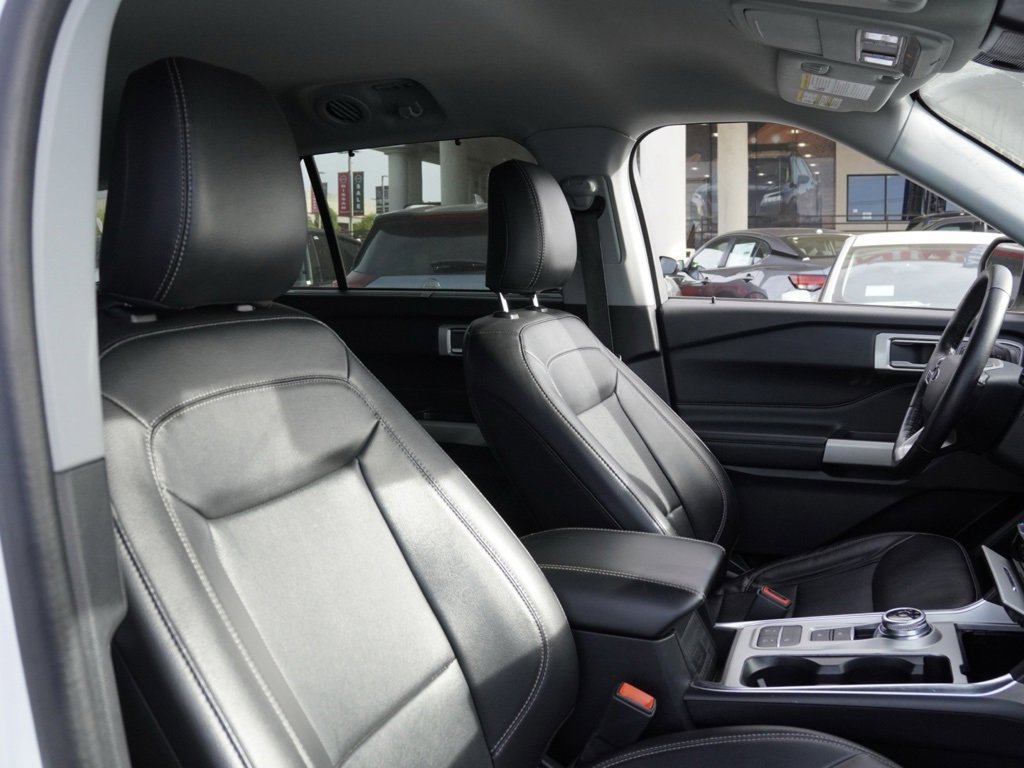 Used 2023 Ford Explorer Limited w/ Equipment Group 301A image 18