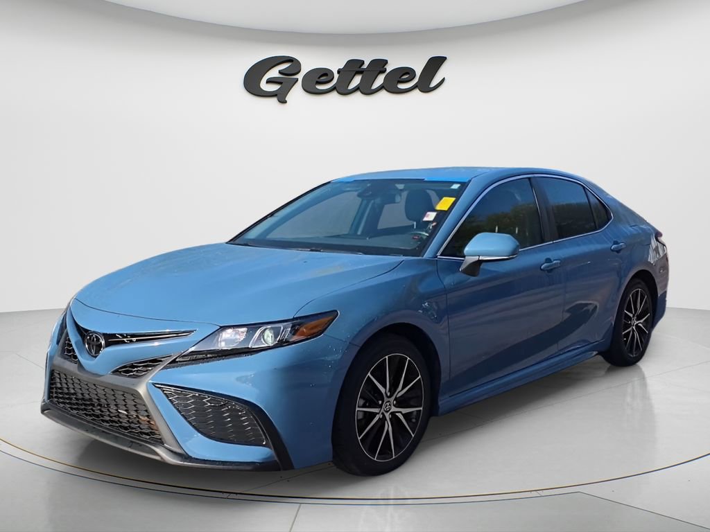 Used 2024 Toyota Camry SE image 1