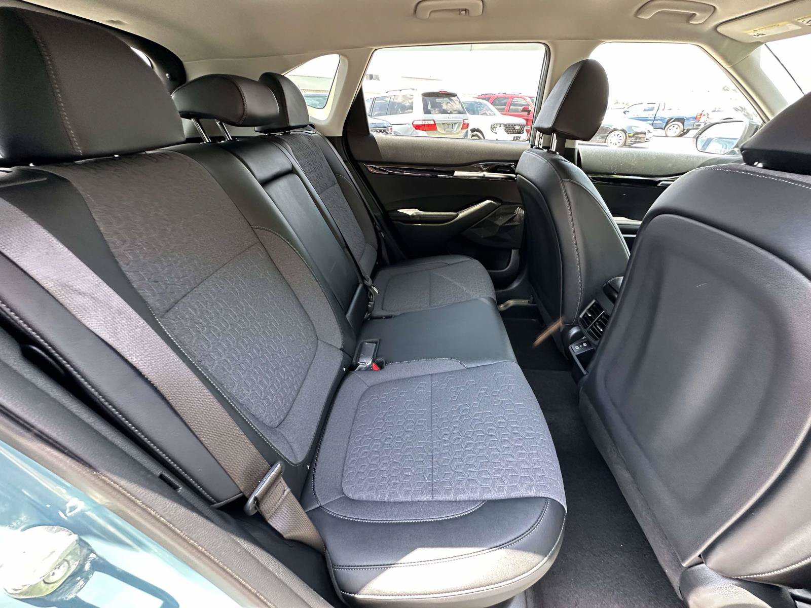 Used 2025 Kia Seltos S AWD/4WD image 25