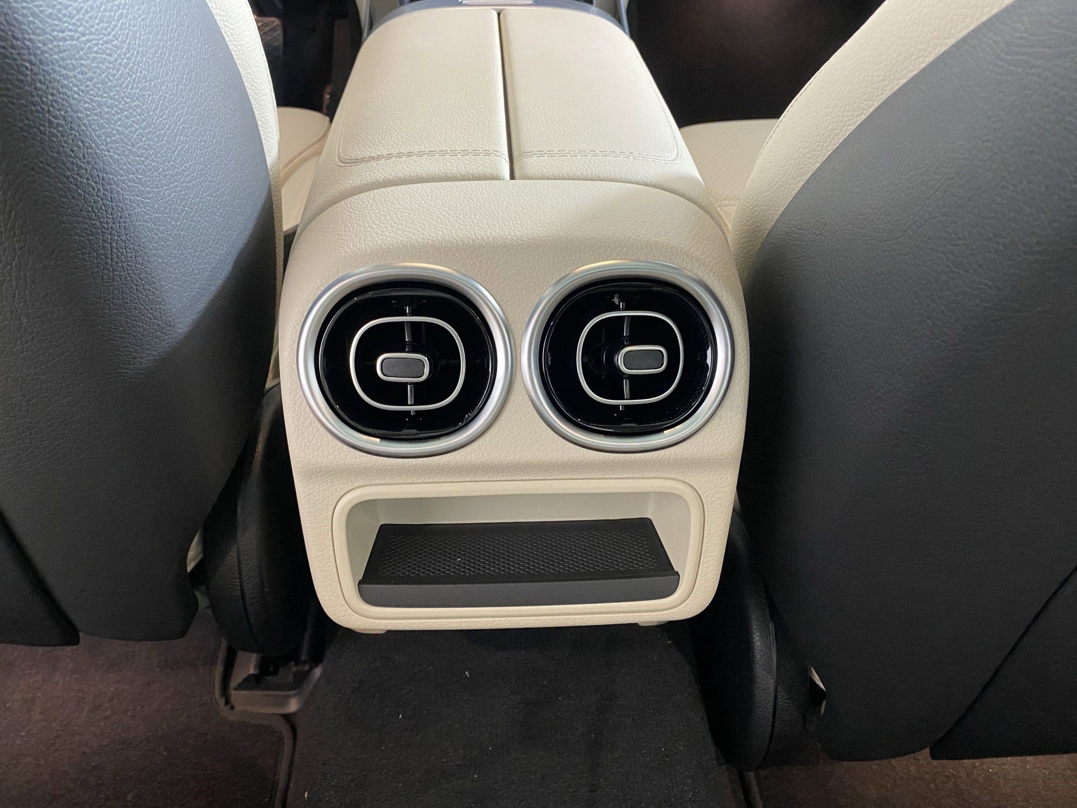 Used 2025 Mercedes-Benz C 300 4MATIC Sedan image 27