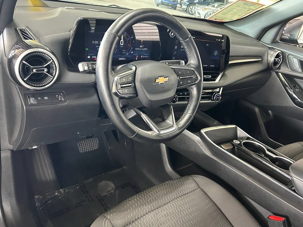 Used 2025 Chevrolet Equinox LT FWD image 17