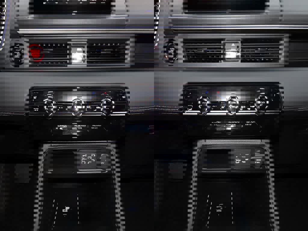 New 2025 Honda Pilot Touring image 23