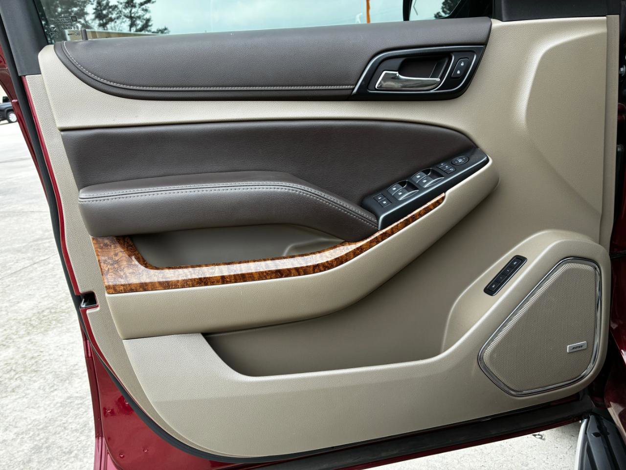 Used 2020 Chevrolet Suburban Premier RWD image 9