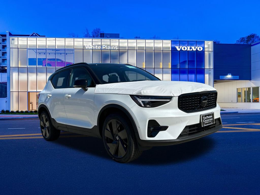 New 2026 Volvo XC40 B5 Ultra w/ Climate Package
