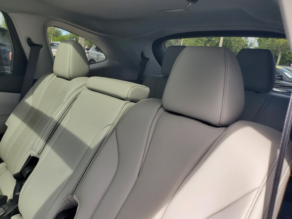 Certified 2024 Acura MDX w/ Technology Package FWD image 13