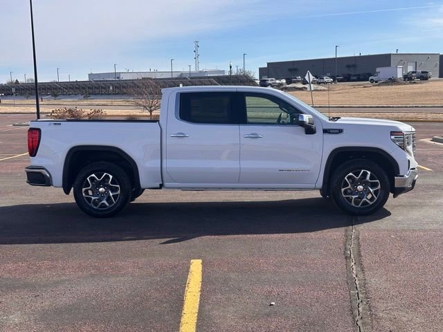 New 2026 GMC Sierra 1500 SLT image 2