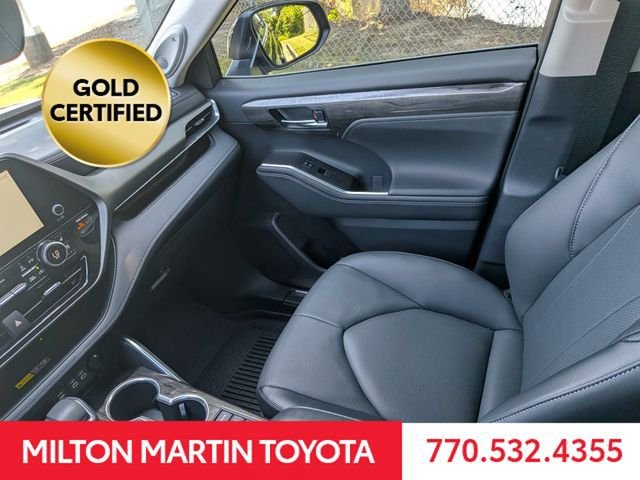 Certified 2026 Toyota Highlander Limited AWD/4WD image 18