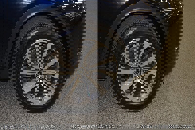 Used 2021 Land Rover Discovery Sport SE R-Dynamic image 44