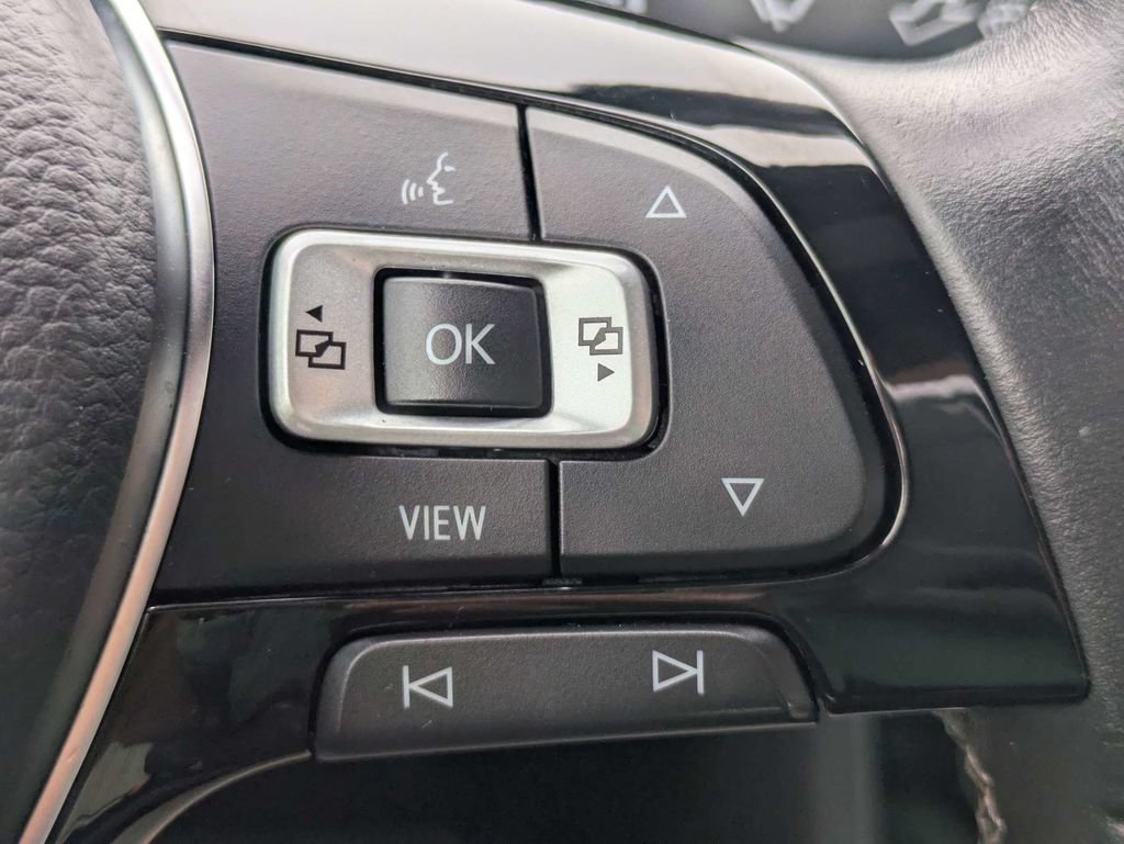 Used 2020 Volkswagen Jetta R-Line FWD image 27