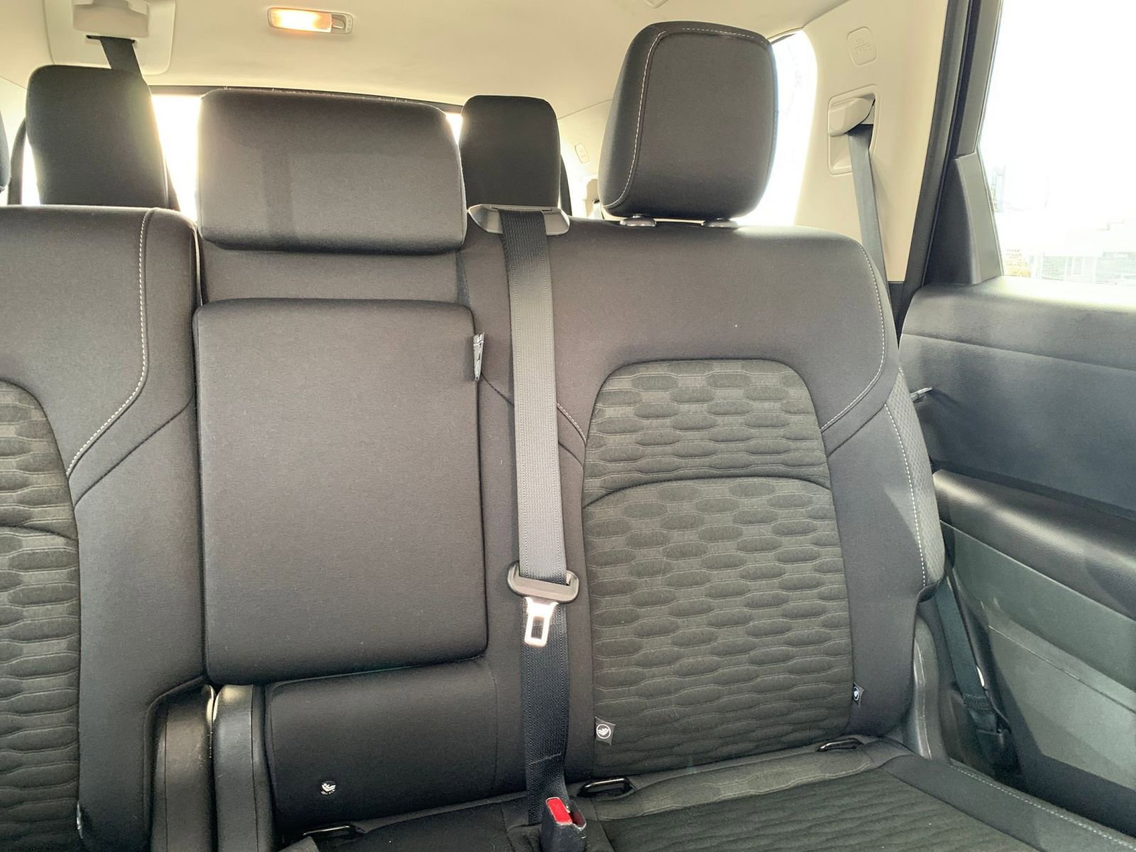 Used 2025 Nissan Pathfinder SV image 40