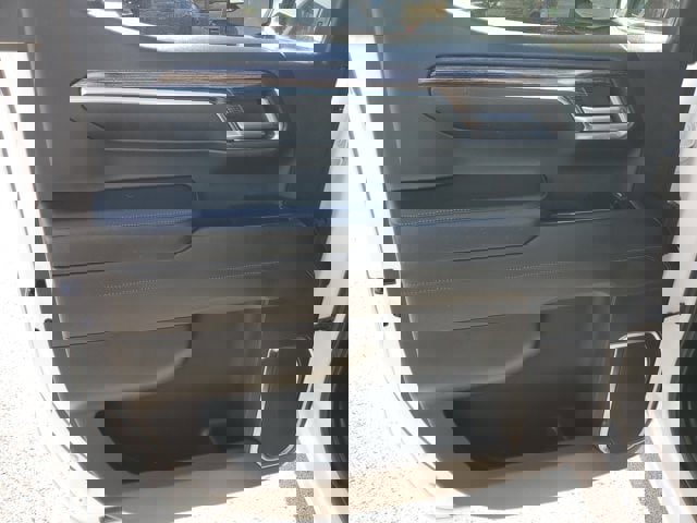 Used 2024 GMC Sierra 1500 SLE image 19