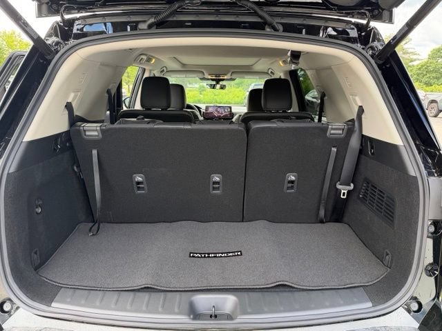 New 2026 Nissan Pathfinder SL w/ SL Premium Package AWD/4WD image 16