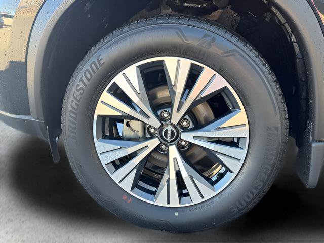 Used 2022 Nissan Rogue SV w/ SV Premium Package image 9