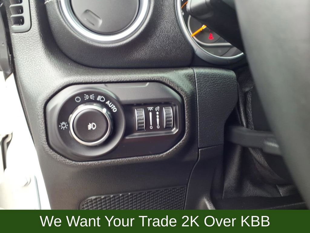 Used 2018 Jeep Wrangler Unlimited Sahara image 20