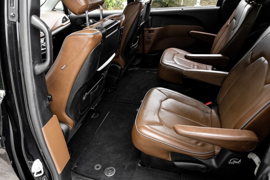Used 2018 Chrysler Pacifica Limited image 54