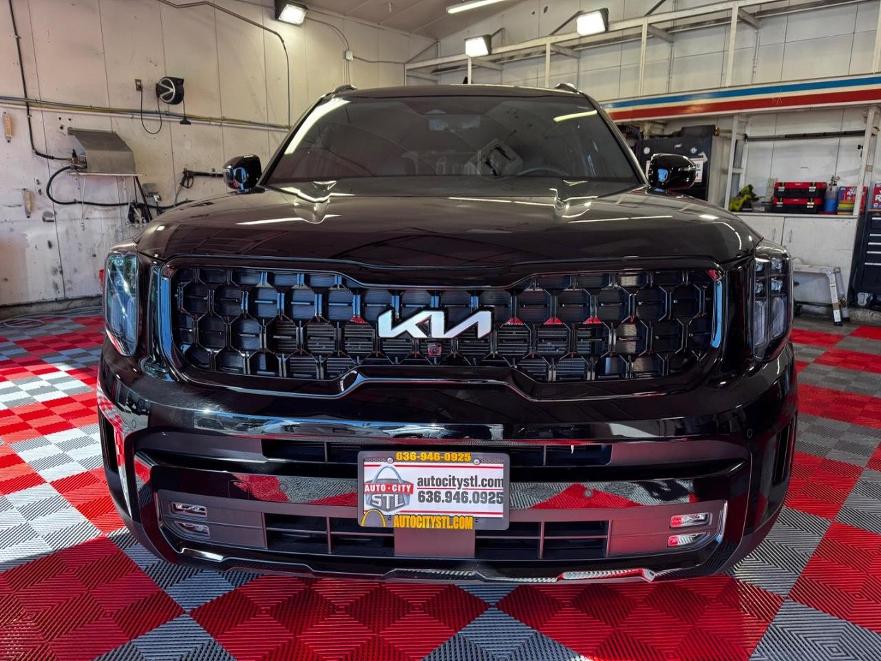 Used 2024 Kia Telluride SX Prestige X-Line image 2