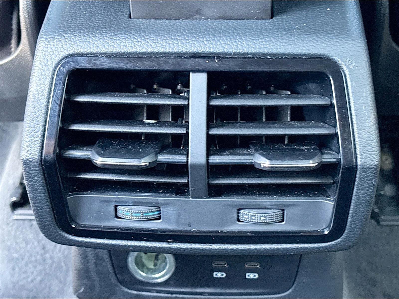 Used 2020 Audi Q3 2.0T Premium Plus w/ Premium Plus Package AWD/4WD image 26