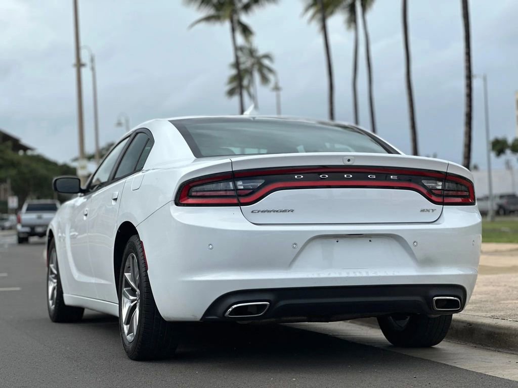 Used 2015 Dodge Charger SXT w/ Plus Group RWD image 3