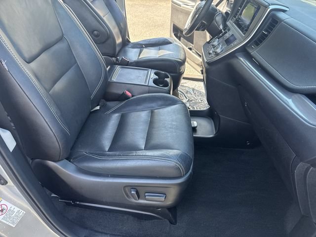 Used 2017 Toyota Sienna SE Premium FWD image 10