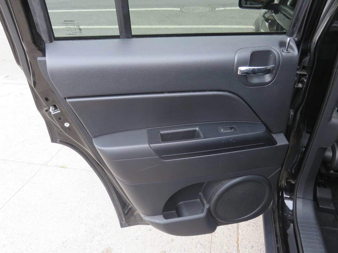 Used 2016 Jeep Patriot High Altitude AWD/4WD image 27