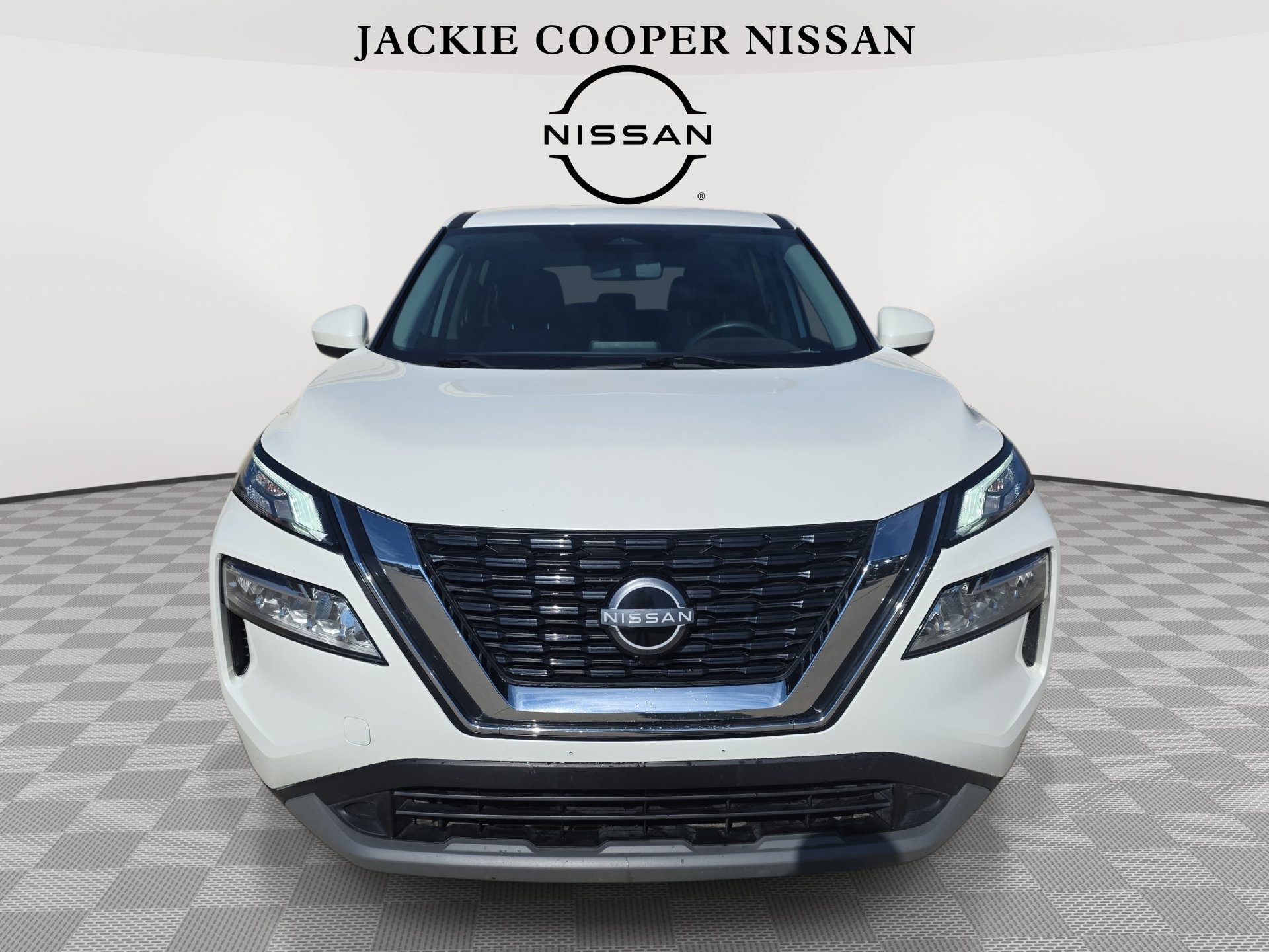 Used 2023 Nissan Rogue SV AWD/4WD image 2