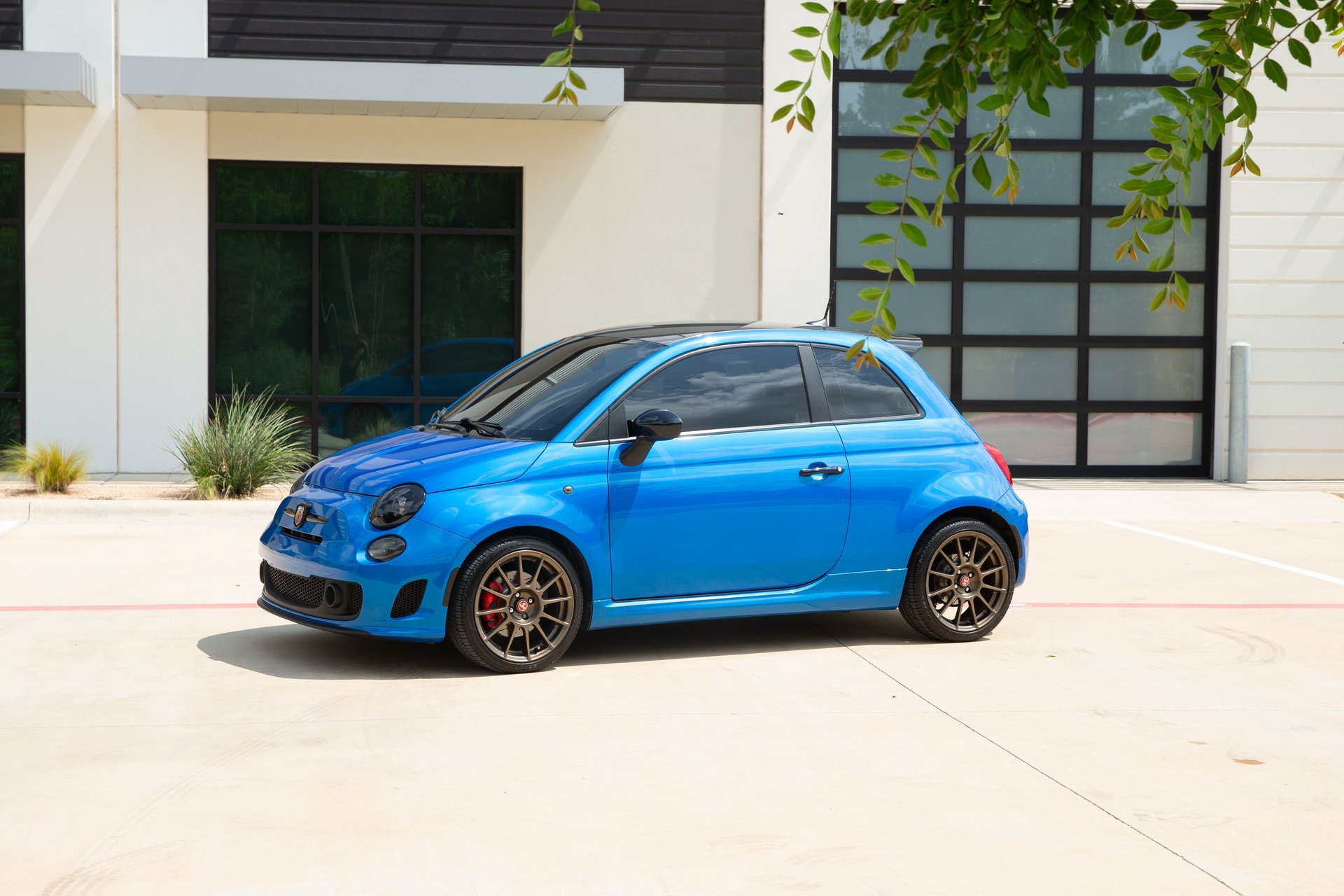 Used 2018 FIAT 500 Abarth FWD image 4