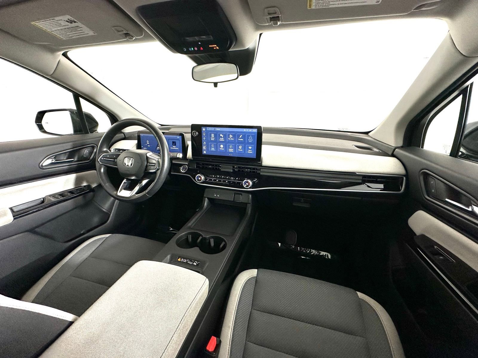 Used 2024 Honda Prologue EX image 2