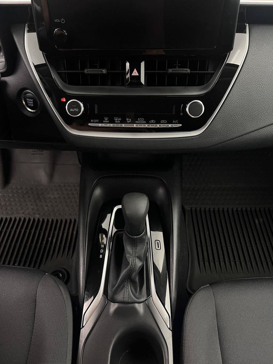 Used 2025 Toyota Corolla LE w/ Convenience Package FWD image 6