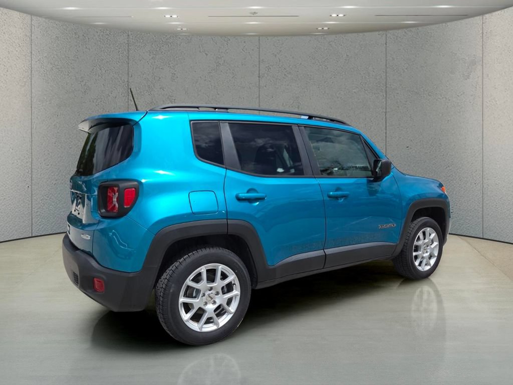 Used 2022 Jeep Renegade Latitude AWD/4WD image 4