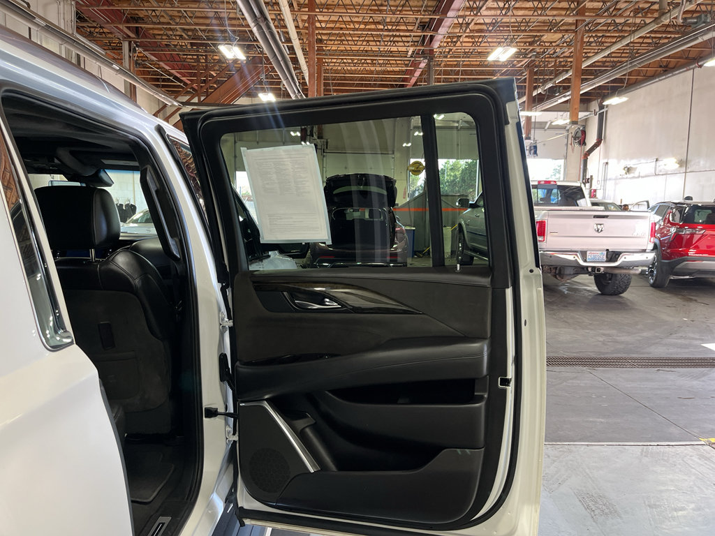 Certified 2020 Cadillac Escalade ESV Platinum AWD/4WD image 25