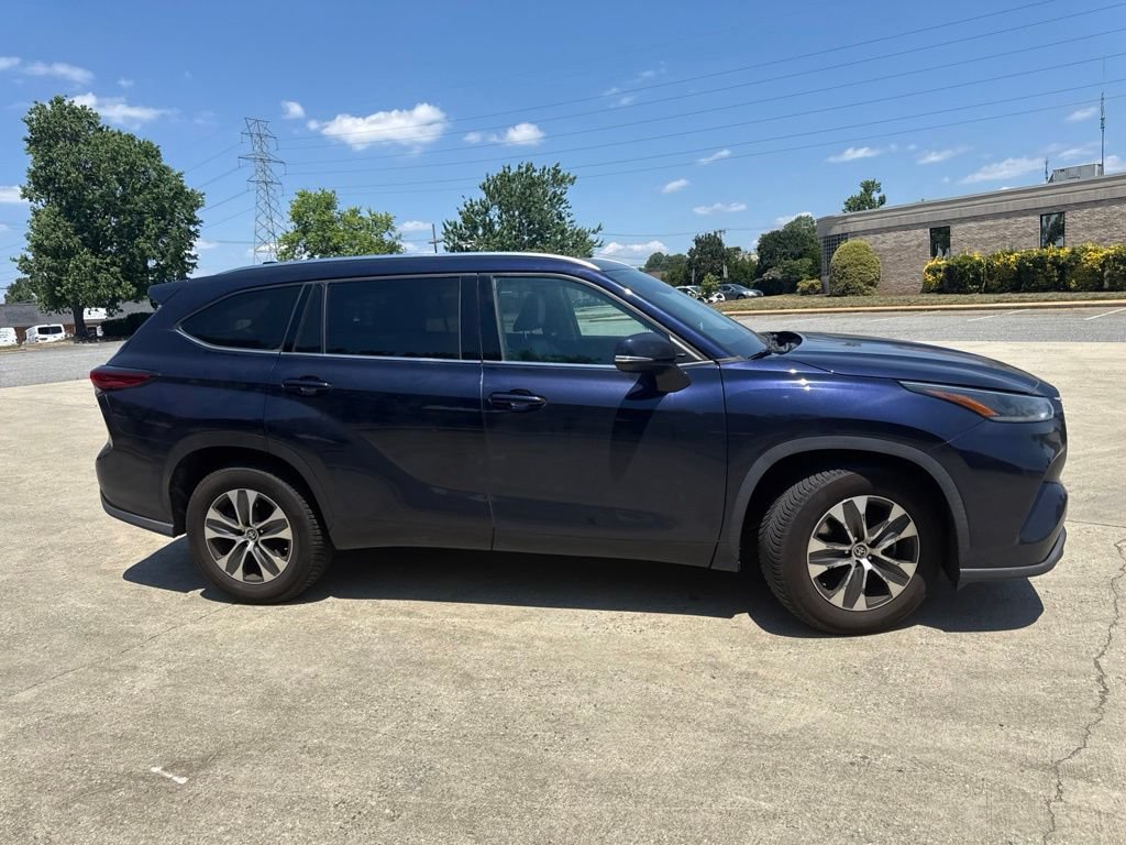 Used 2021 Toyota Highlander XLE FWD image 8