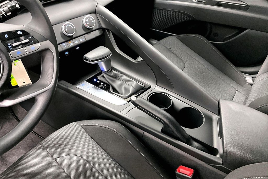 New 2026 Hyundai Elantra SE FWD image 20