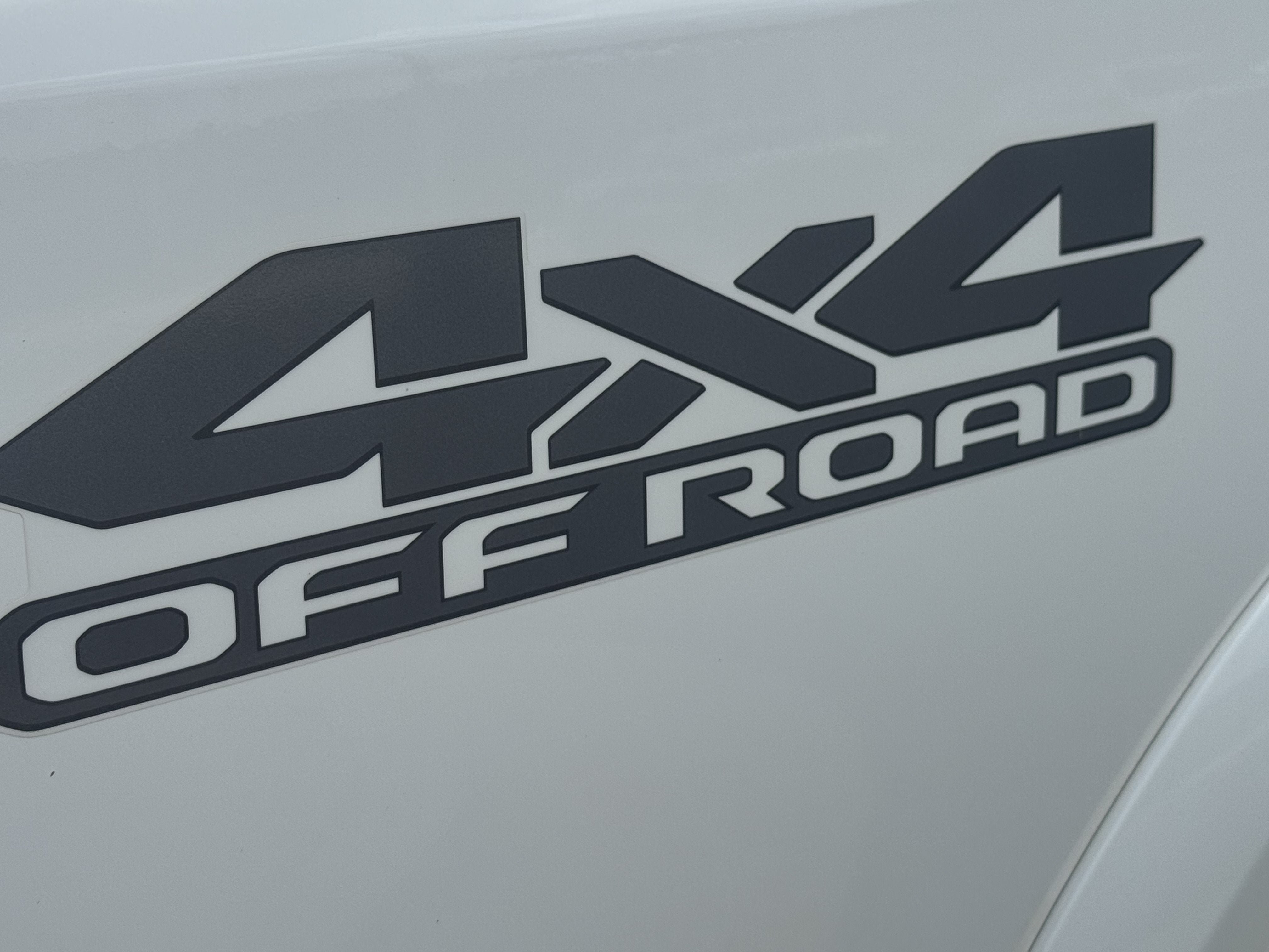 Used 2018 RAM 2500 Laramie w/ Sport Appearance Group AWD/4WD image 6