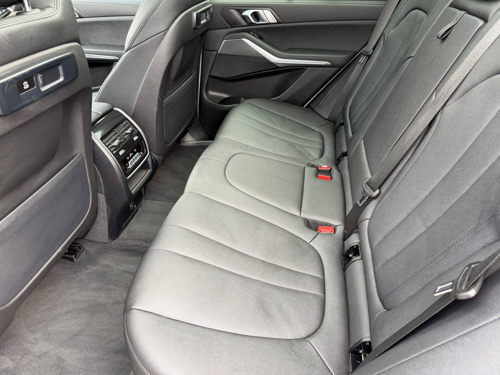 Used 2022 BMW X5 xDrive40i w/ Premium Package image 15