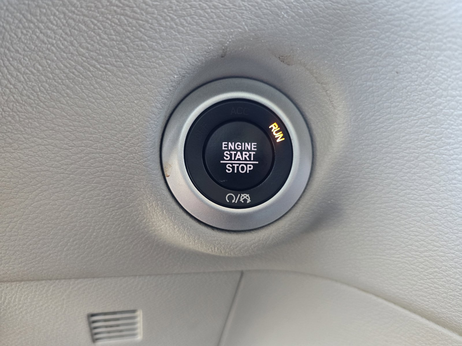 Used 2022 Chrysler Voyager LX FWD image 20