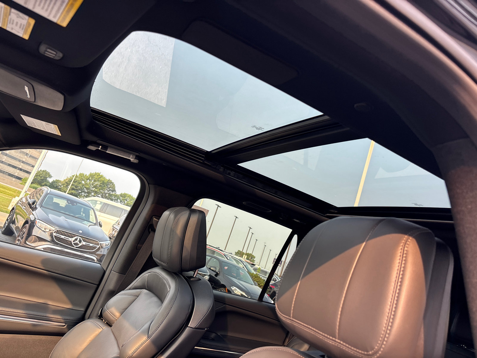 New 2027 Lincoln Navigator Reserve w/ Jet Appearance Package AWD/4WD image 25