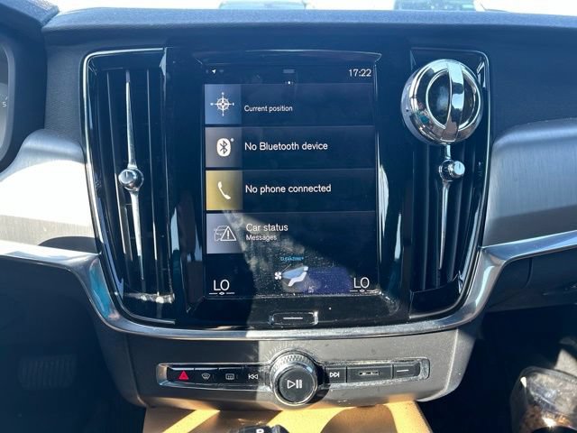 Used 2017 Volvo S90 T5 Momentum w/ Vision Package FWD image 27
