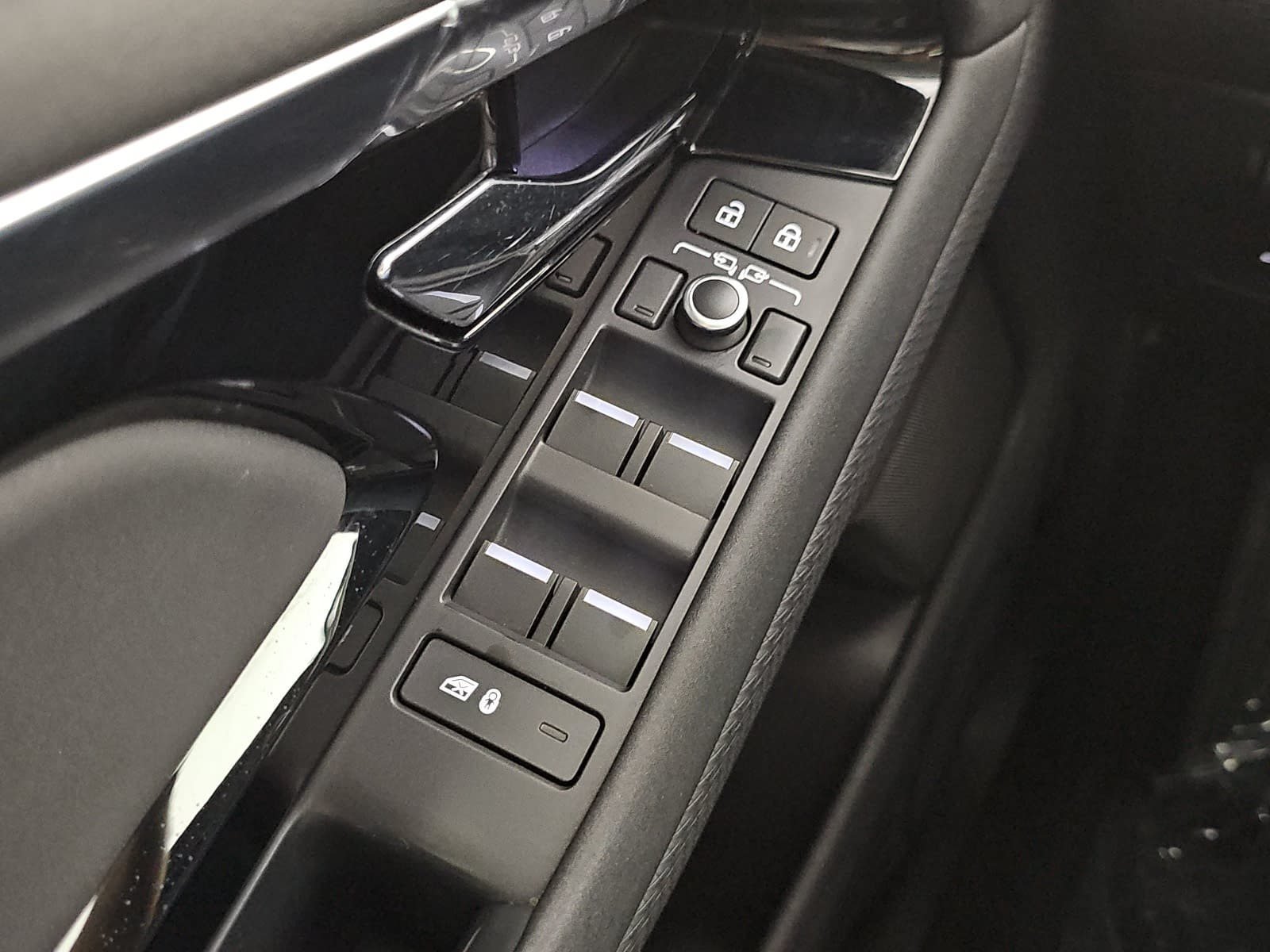Used 2021 Land Rover Range Rover Evoque S AWD/4WD image 28