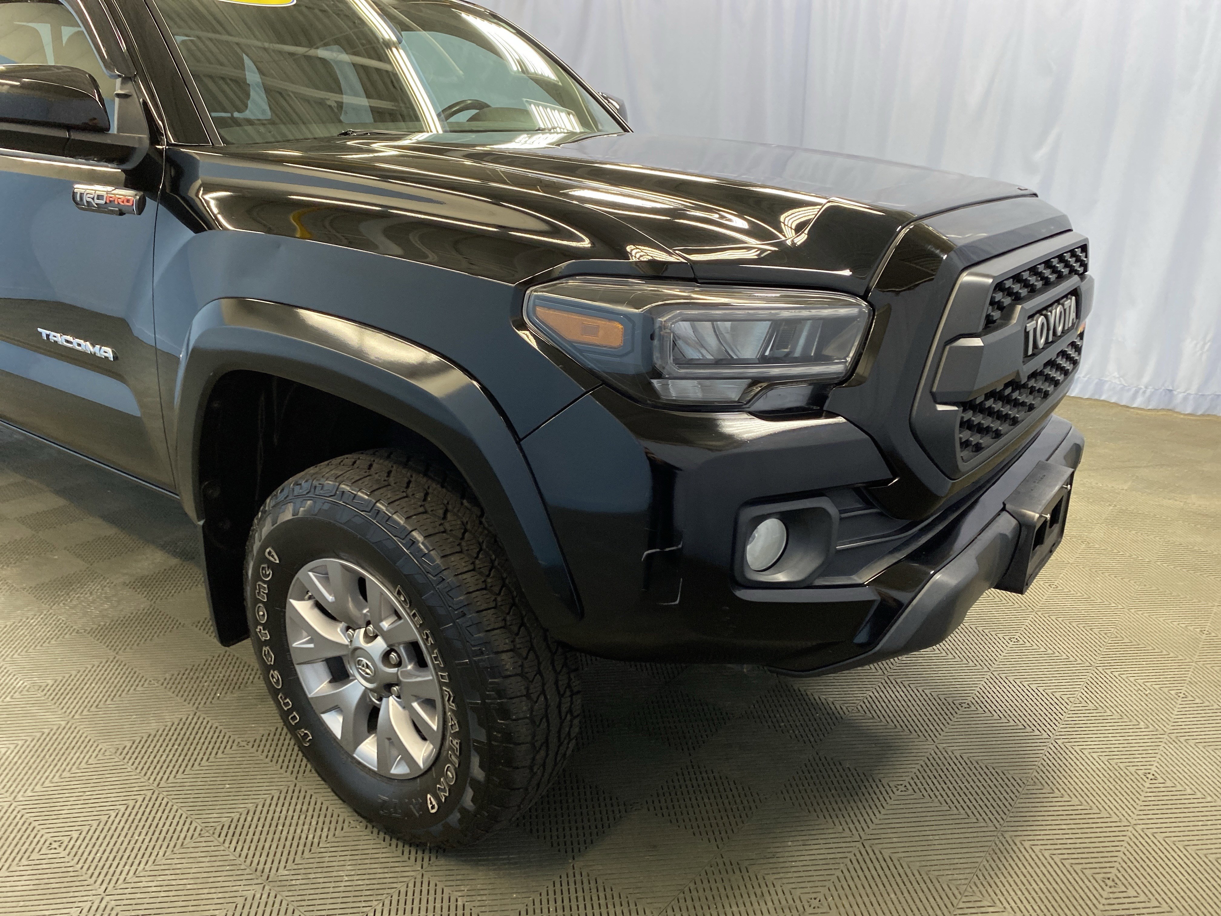 Used 2017 Toyota Tacoma 4x4 Access Cab image 39