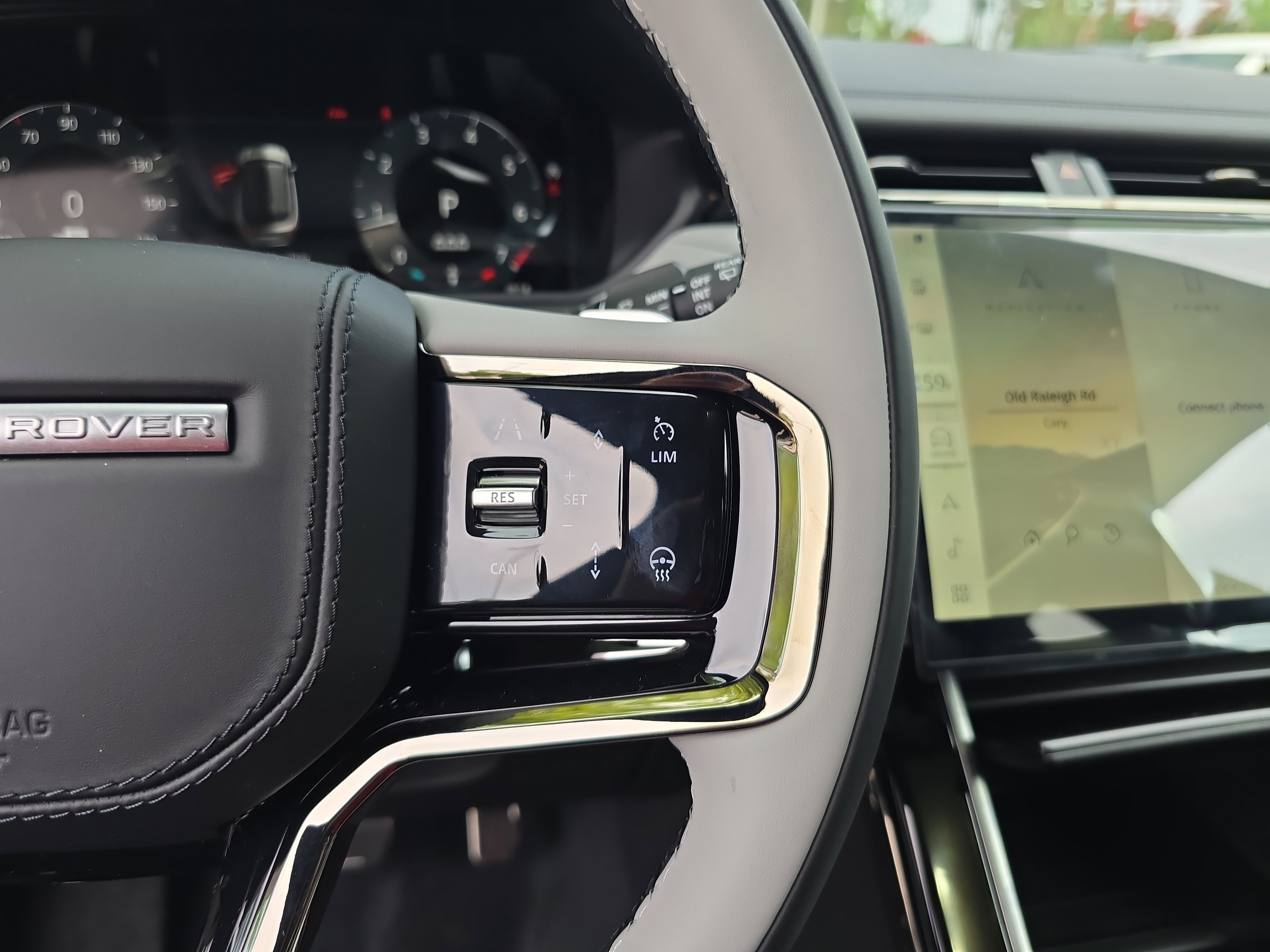 New 2026 Land Rover Range Rover Velar Dynamic SE image 18