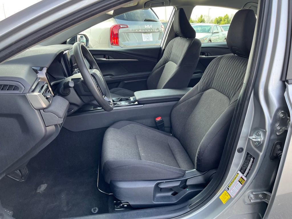 Used 2025 Toyota Camry LE image 13