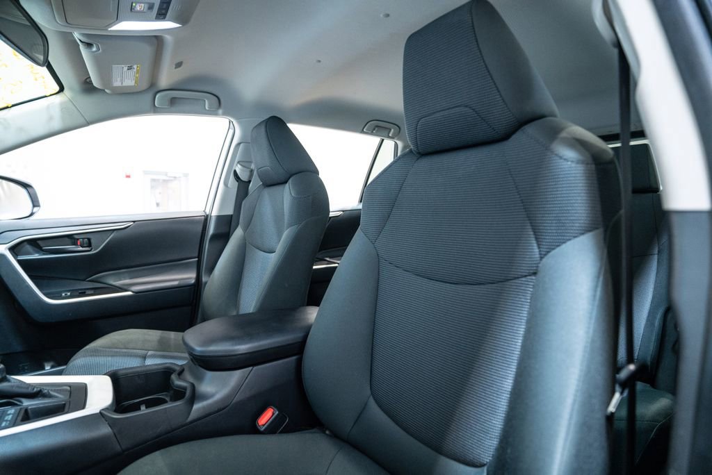 Used 2024 Toyota RAV4 LE image 6