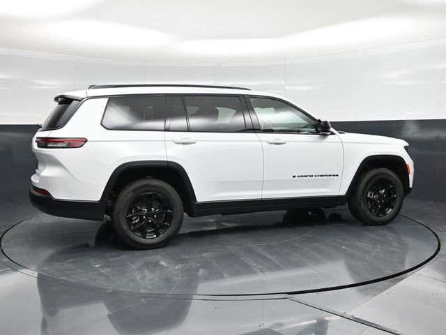New 2025 Jeep Grand Cherokee L Laredo image 10