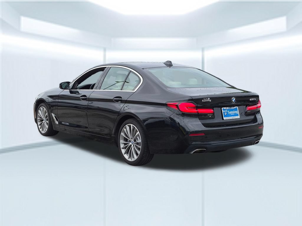 Used 2021 BMW 530e w/ Premium Package RWD image 3